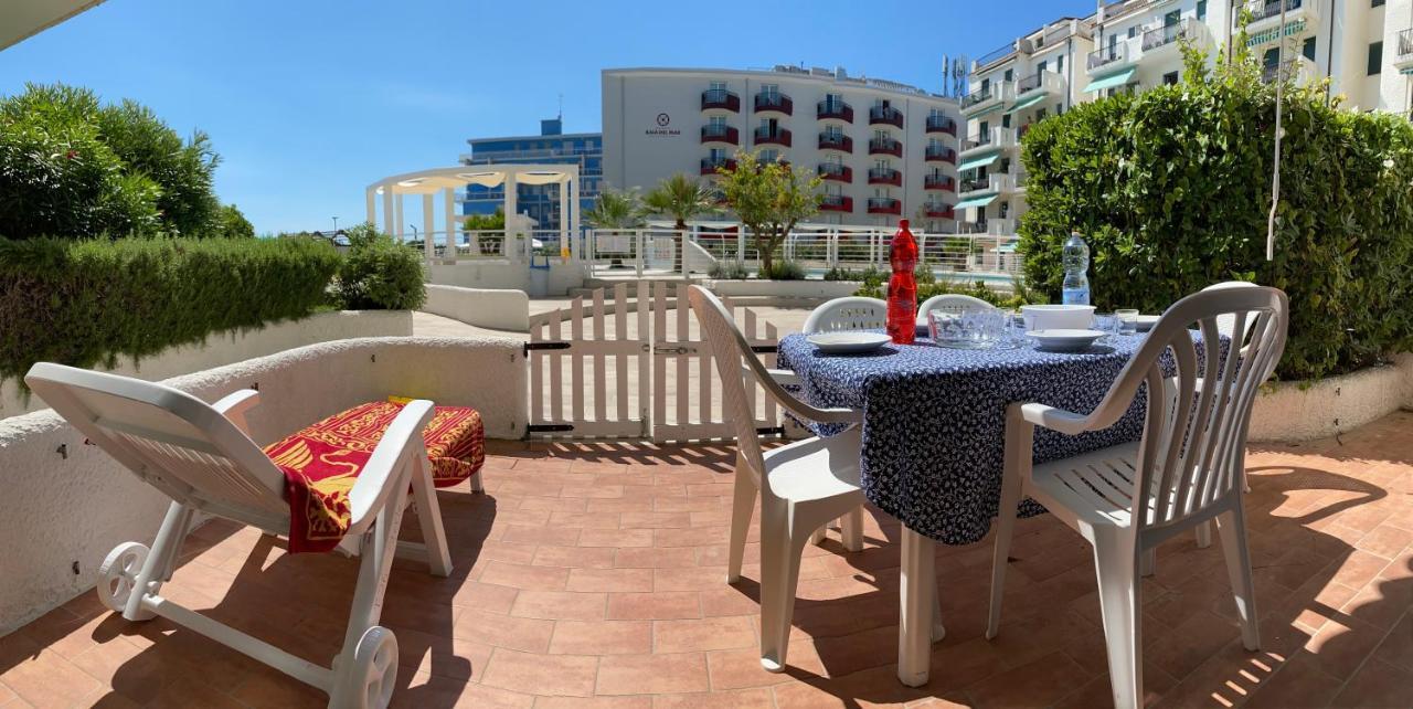 Residence El Palmar Fronte Mare, Fronte Spiaggia Лидо ди Йезоло Екстериор снимка