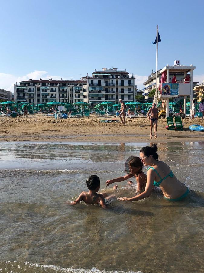 Residence El Palmar Fronte Mare, Fronte Spiaggia Лидо ди Йезоло Екстериор снимка